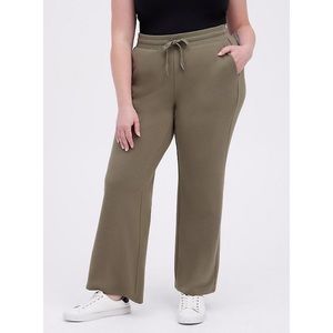Torrid Pull-On Flare Ultra Soft Fleece Mid-Rise Pant NWT